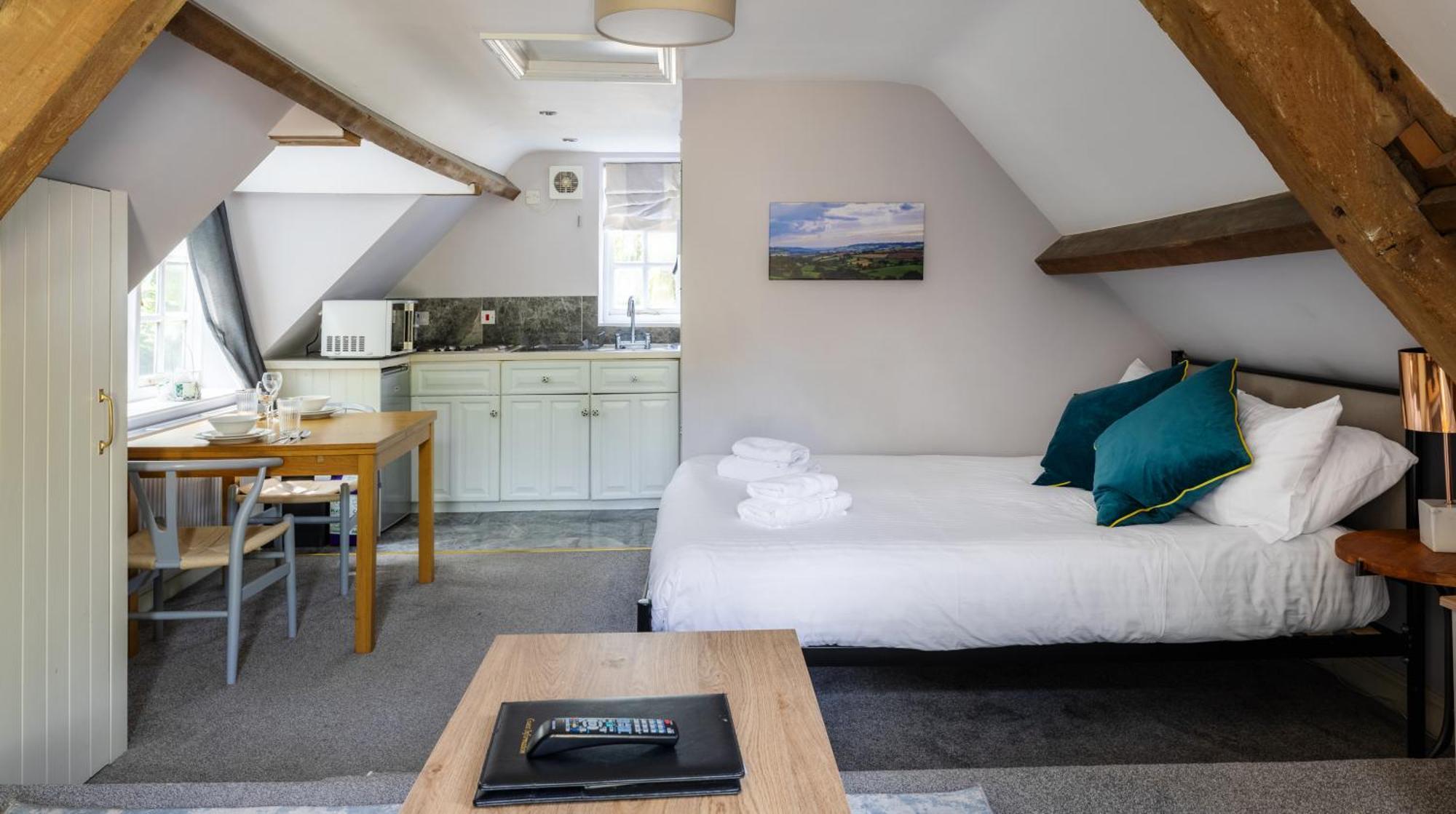 The Coach House Beautiful Georgian Apartment Wifi And Parking Near Bath Box  Exterior photo
